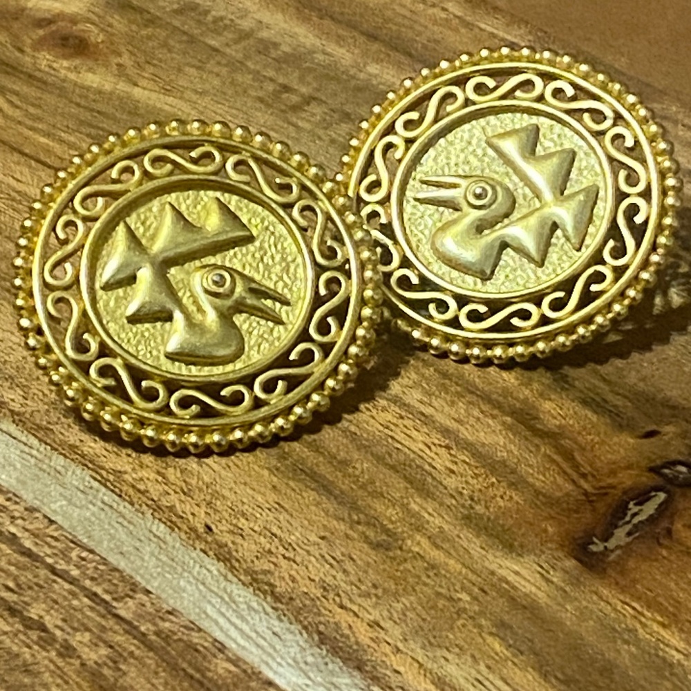 Vintage CCORI Peru Aztec Incan revival sculpture gold tone earrings